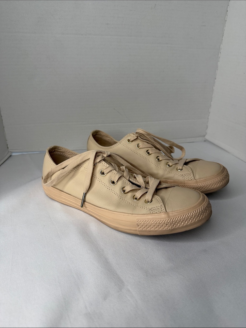 Converse Chuck Taylor All Star Low Top Leather Sneakers Mens 7.5 Women’s 9.5